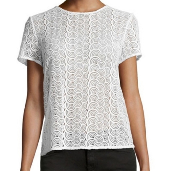 Diane Von Furstenberg Tops - DIANE von Furstenberg Guipure lace scalloped short sleeve top size 4